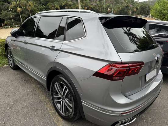 VOLKSWAGEN-TIGUAN-2.0 300 TSI GASOLINA ALLSPACE R-LINE AUTOMÁTICO VOLKSWAGEN-TIGUAN-2024