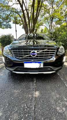 VOLVO-XC60-2017