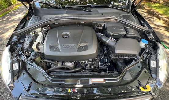 VOLVO-XC60-2017