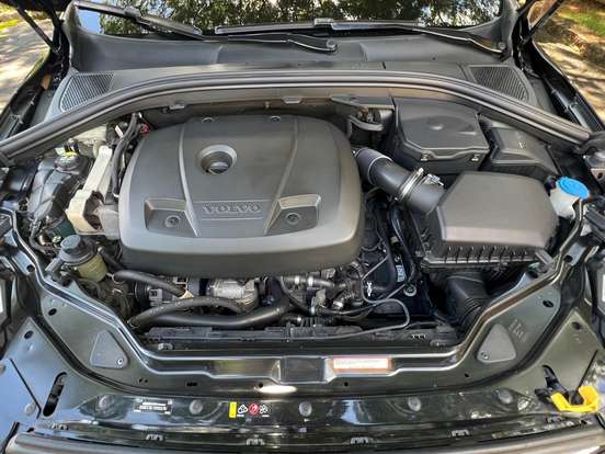 VOLVO-XC60-2.0 T5 MOMENTUM GASOLINA 4P AUTOMÁTICO VOLVO-XC60-2017