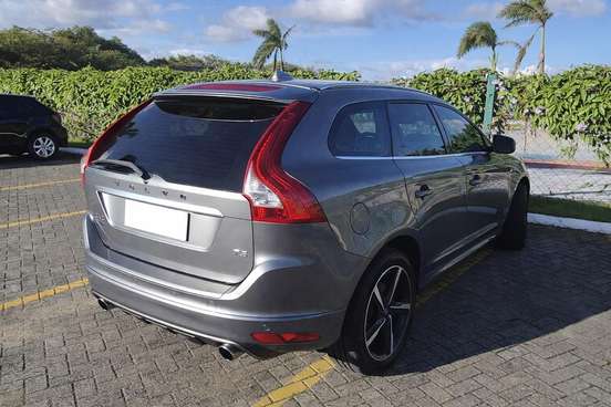 VOLVO-XC60-2.0 T5 R DESIGN TURBO GASOLINA 4P AUTOMÁTICO VOLVO-XC60-2015