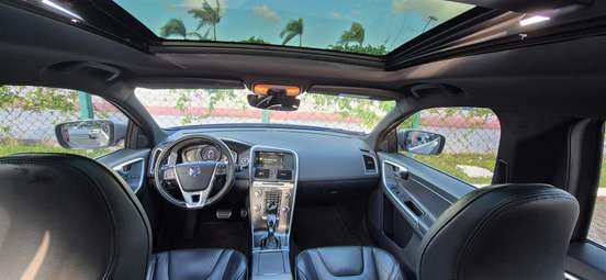 VOLVO-XC60-2015