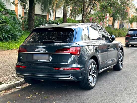 AUDI-Q5-2023