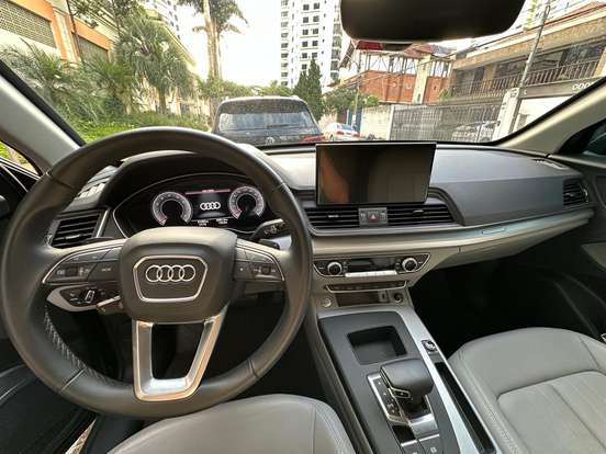 AUDI-Q5-2023