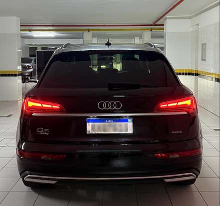 AUDI-Q5-2022