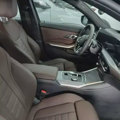 BMW-320i-2025