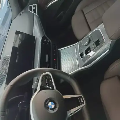 BMW-320i-2025
