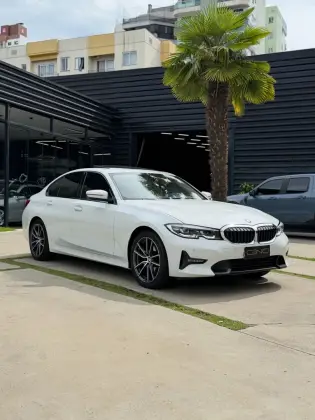BMW 320i 2.0 16V TURBO GASOLINA SPORT GP AUTOMÁTICO
