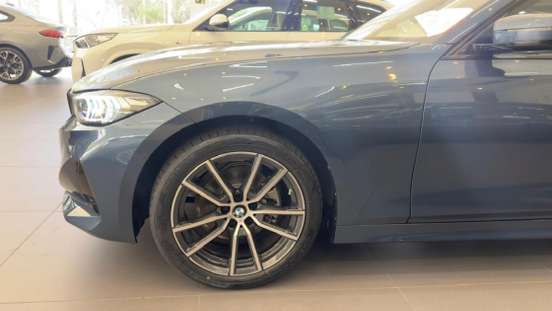 BMW-320i-2025