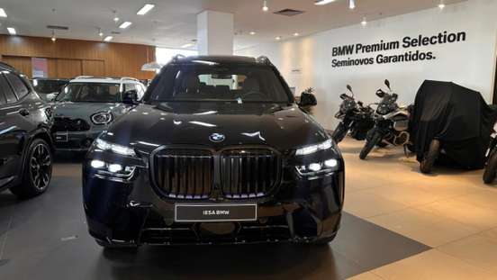 BMW-X7-2025