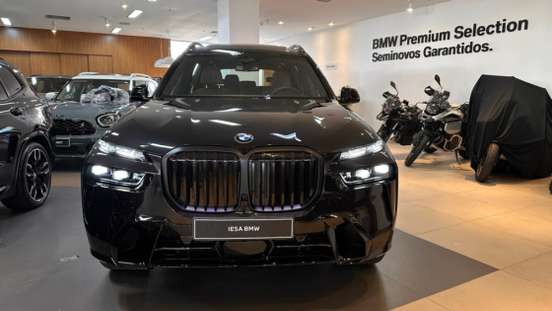 BMW-X7-2025