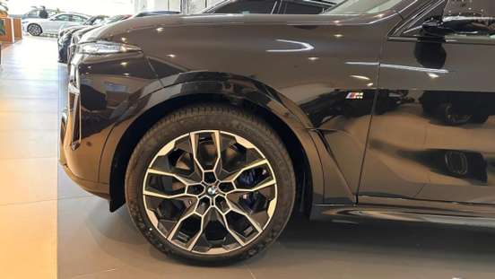 BMW-X7-2025