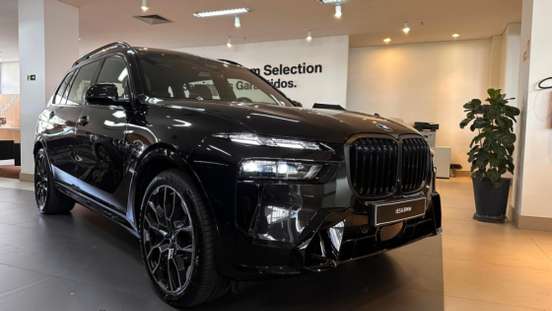 BMW-X7-2025