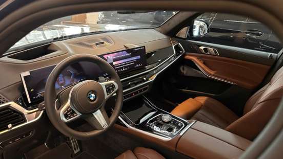 BMW-X7-2025