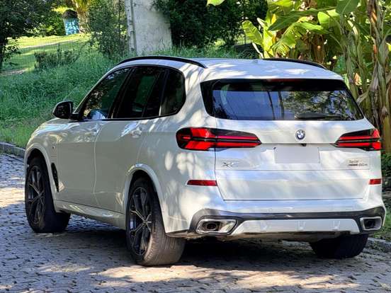 BMW-X5-3.0 I6 TURBO HÍBRIDO XDRIVE50E M SPORT AUTOMÁTICO BMW-X5-2023