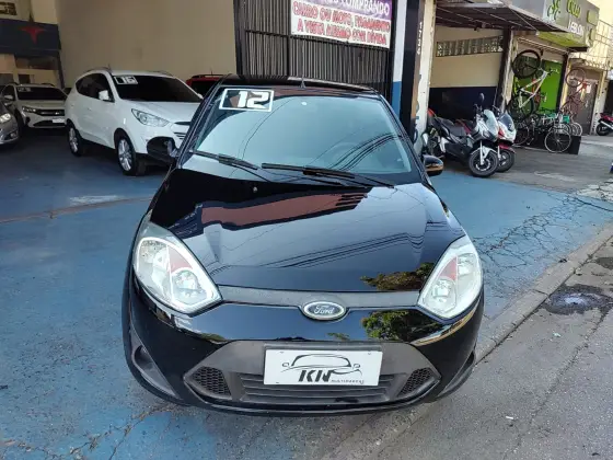 FORD FIESTA 1.6 ROCAM SEDAN 8V FLEX 4P MANUAL