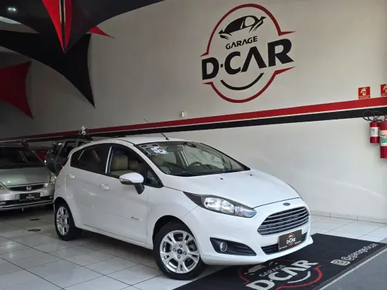 FORD FIESTA 1.6 SE HATCH 16V FLEX 4P POWERSHIFT
