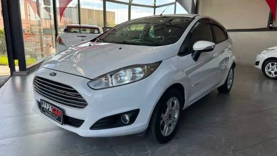 FORD FIESTA 1.6 SE HATCH 16V FLEX 4P POWERSHIFT