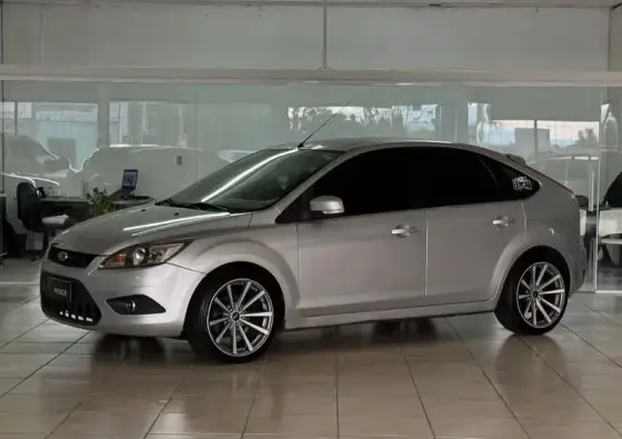 FORD FOCUS 2.0 GHIA 16V GASOLINA 4P MANUAL
