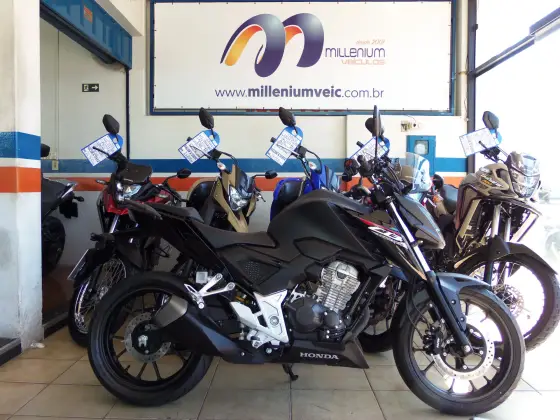 HONDA CB 300F TWISTER CBS HONDA CB 300F TWISTER CBS