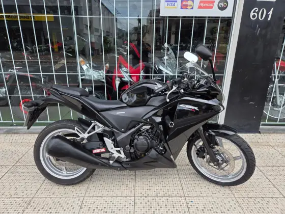 HONDA CBR 250R 
