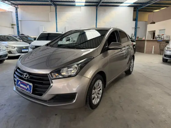 HYUNDAI HB20 1.0 COMFORT PLUS 12V FLEX 4P MANUAL