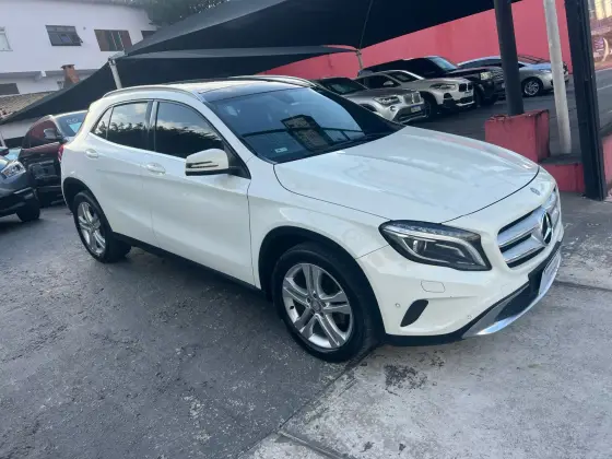 MERCEDES-BENZ GLA 200 1.6 CGI VISION 16V TURBO FLEX 4P AUTOMÁTICO MERCEDES-BENZ GLA 200 1.6 CGI VISION 16V TURBO FLEX 4P AUTOMÁTICO