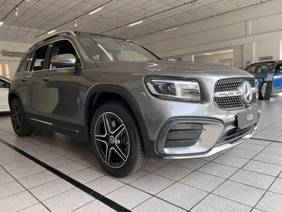 MERCEDES-BENZ GLB 220 2.0 MHEV AMG LINE 4MATIC 8G-DCT MERCEDES-BENZ GLB 220 2.0 MHEV AMG LINE 4MATIC 8G-DCT