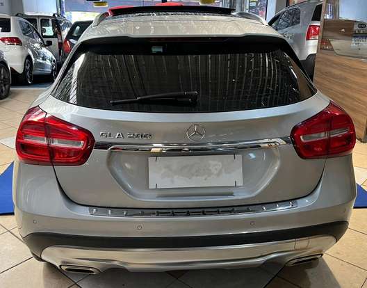 MERCEDES-BENZ-GLA 200-2014