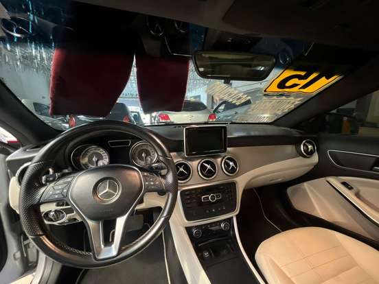 MERCEDES-BENZ-GLA 200-2014