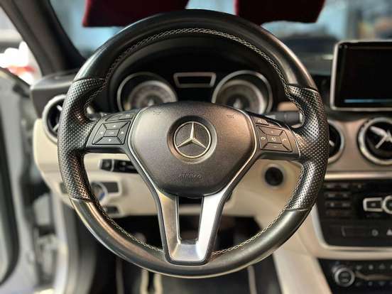 MERCEDES-BENZ-GLA 200-2014