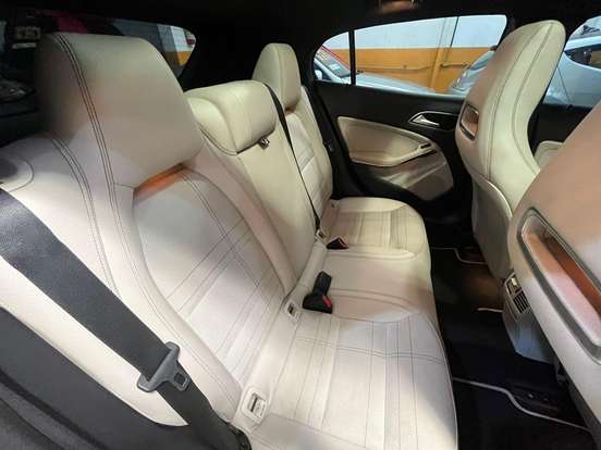 MERCEDES-BENZ-GLA 200-2014