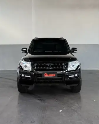 MITSUBISHI PAJERO FULL 3.2 HPE 4X4 16V TURBO INTERCOOLER DIESEL 4P AUTOMÁTICO MITSUBISHI PAJERO FULL 3.2 HPE 4X4 16V TURBO INTERCOOLER DIESEL 4P AUTOMÁTICO