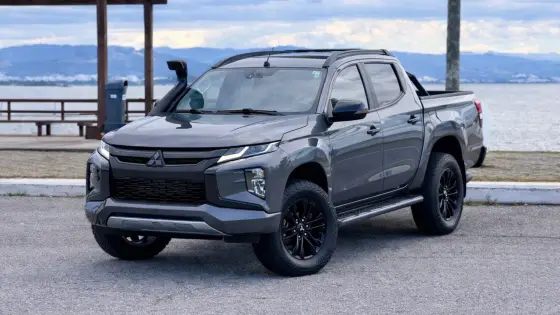 MITSUBISHI TRITON 2.4 BITURBO DIESEL CD HPE 4X4 AUTOMÁTICO MITSUBISHI TRITON 2.4 BITURBO DIESEL CD HPE 4X4 AUTOMÁTICO