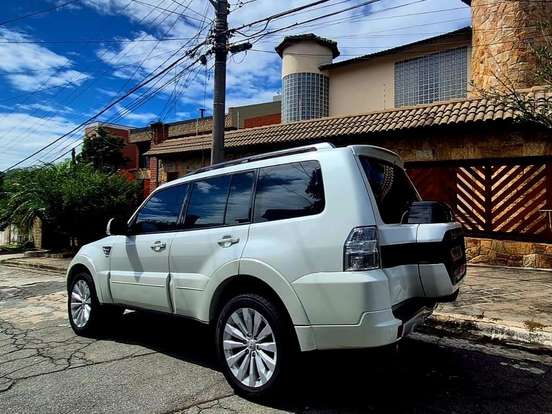 MITSUBISHI-PAJERO FULL-3.2 HPE 4X4 16V TURBO INTERCOOLER DIESEL 4P AUTOMÁTICO MITSUBISHI-PAJERO FULL-2015