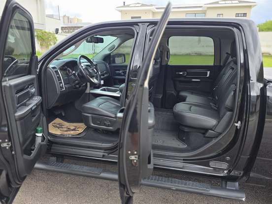 RAM-1500-5.7 V8 GASOLINA REBEL CD 4X4 AUTOMÁTICO RAM-1500-2022