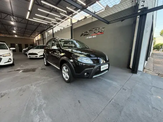 RENAULT SANDERO 1.6 STEPWAY 16V FLEX 4P MANUAL RENAULT SANDERO 1.6 STEPWAY 16V FLEX 4P MANUAL