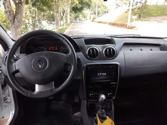 RENAULT-DUSTER-2.0 TECH ROAD II 4X2 16V FLEX 4P MANUAL RENAULT-DUSTER-2014