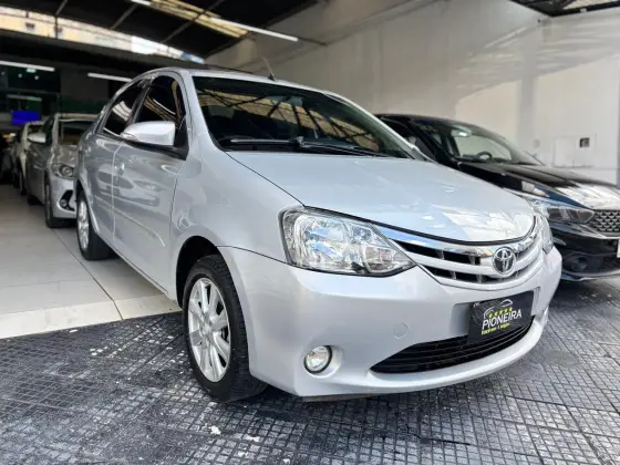 TOYOTA ETIOS 1.5 XLS 16V FLEX 4P AUTOMÁTICO TOYOTA ETIOS 1.5 XLS 16V FLEX 4P AUTOMÁTICO