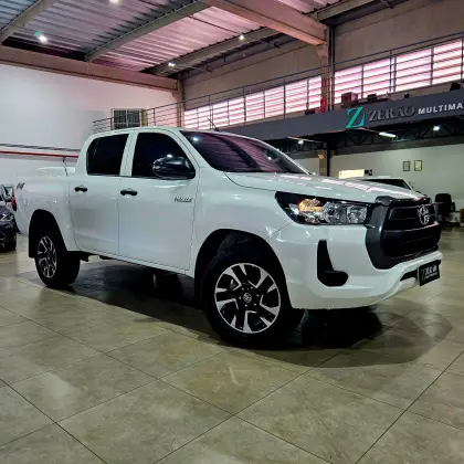 TOYOTA HILUX 2.8 D-4D TURBO DIESEL CD POWER PACK 4X4 MANUAL