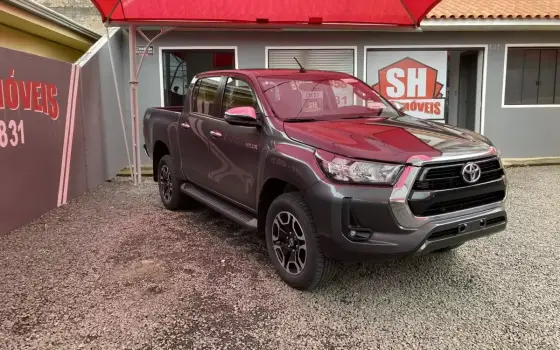 TOYOTA HILUX 2.8 D-4D TURBO DIESEL CD SRX 4X4 AUTOMÁTICO