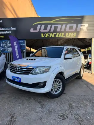 TOYOTA HILUX SW4 3.0 SRV 4X4 7 LUGARES 16V TURBO INTERCOOLER DIESEL 4P AUTOMÁTICO TOYOTA HILUX SW4 3.0 SRV 4X4 7 LUGARES 16V TURBO INTERCOOLER DIESEL 4P AUTOMÁTICO
