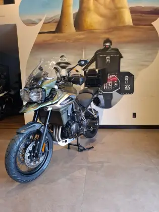 TRIUMPH TIGER 1200 XCX TRIUMPH TIGER 1200 XCX