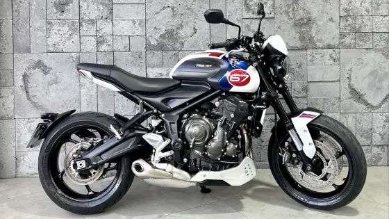 TRIUMPH TRIDENT 660 TRIPLE TRIBUTE EDITION 