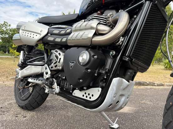 TRIUMPH-BONNEVILLE SCRAMBLER 1200 XE-2025