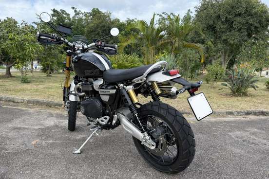 TRIUMPH-BONNEVILLE SCRAMBLER 1200 XE-2025