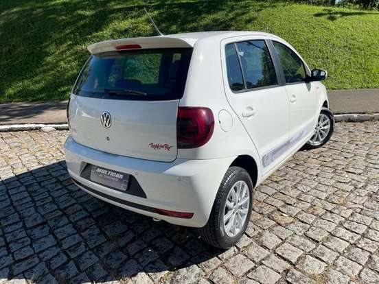 VOLKSWAGEN-FOX-1.6 MI ROCK IN RIO 8V FLEX 4P MANUAL VOLKSWAGEN-FOX-2013