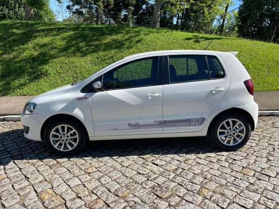 VOLKSWAGEN-FOX-1.6 MI ROCK IN RIO 8V FLEX 4P MANUAL VOLKSWAGEN-FOX-2013