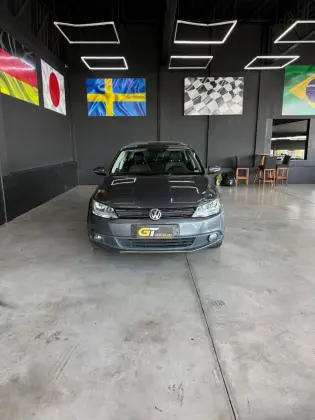 VOLKSWAGEN JETTA 2.0 COMFORTLINE FLEX 4P TIPTRONIC