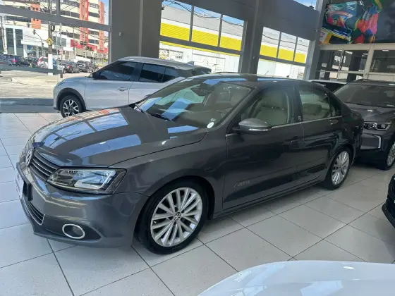 VOLKSWAGEN JETTA 2.0 TSI HIGHLINE 200CV GASOLINA 4P TIPTRONIC
